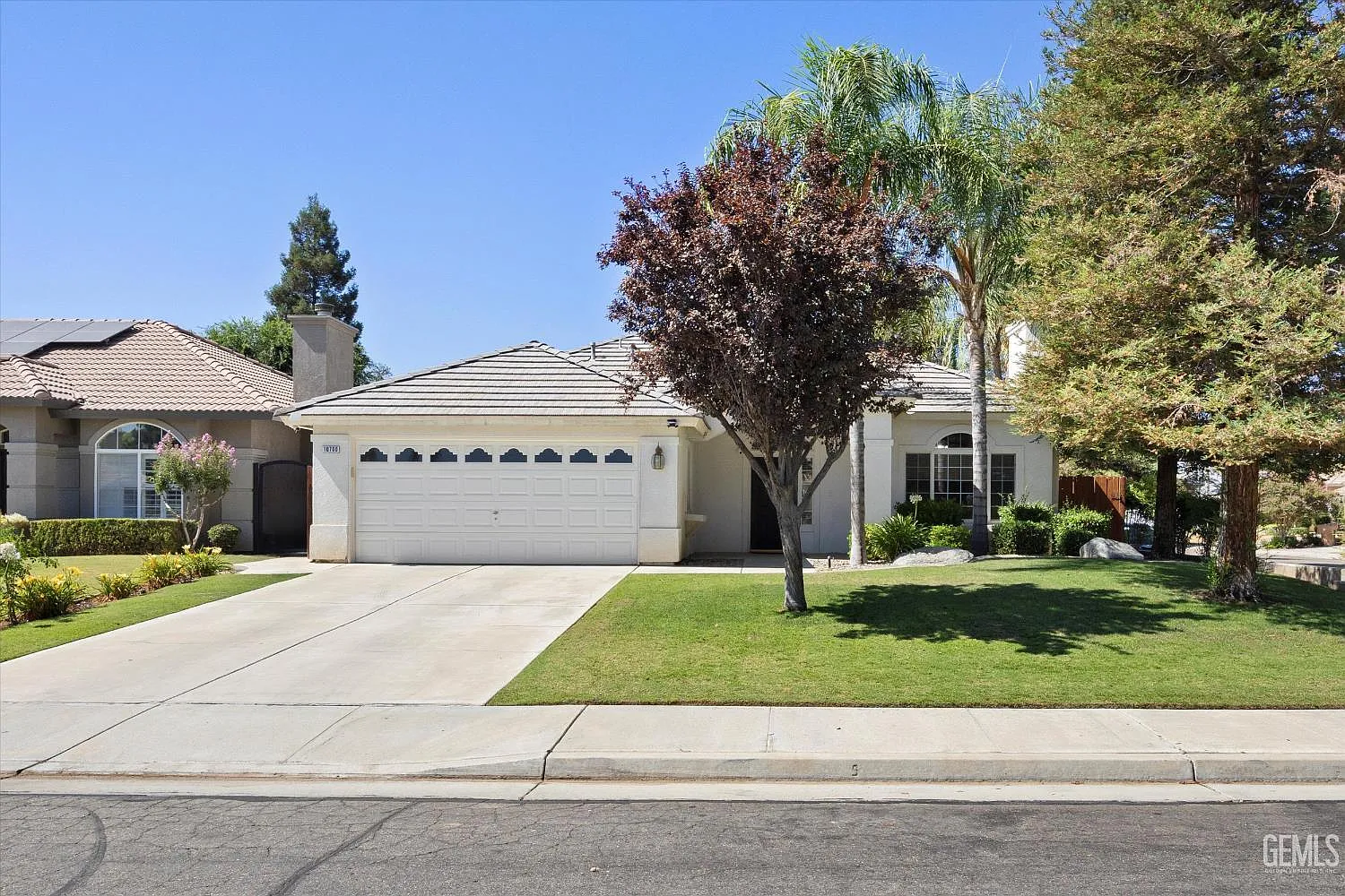 10700 Mirage Dr photo 1