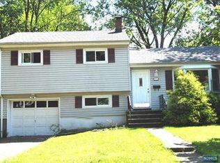 31 Asmus Rd, Closter, NJ 07624