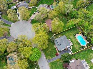 29 Cornflower Ln, East Northport, NY 11731