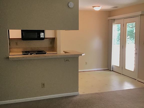 3rd image of 713 Rapidan River Ct APT I