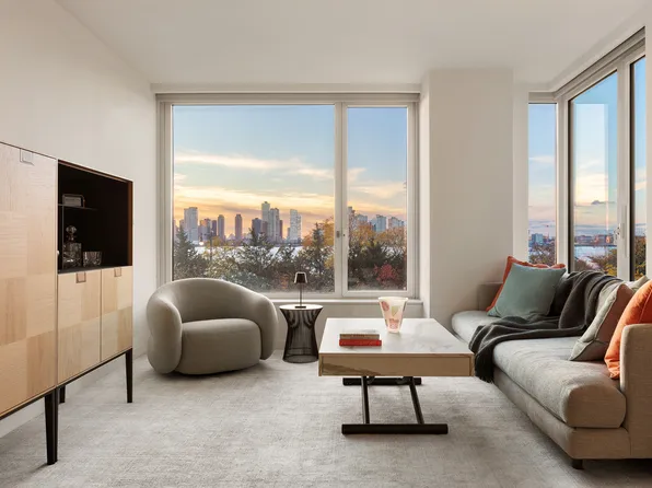 450 Washington Street image 1 of 11