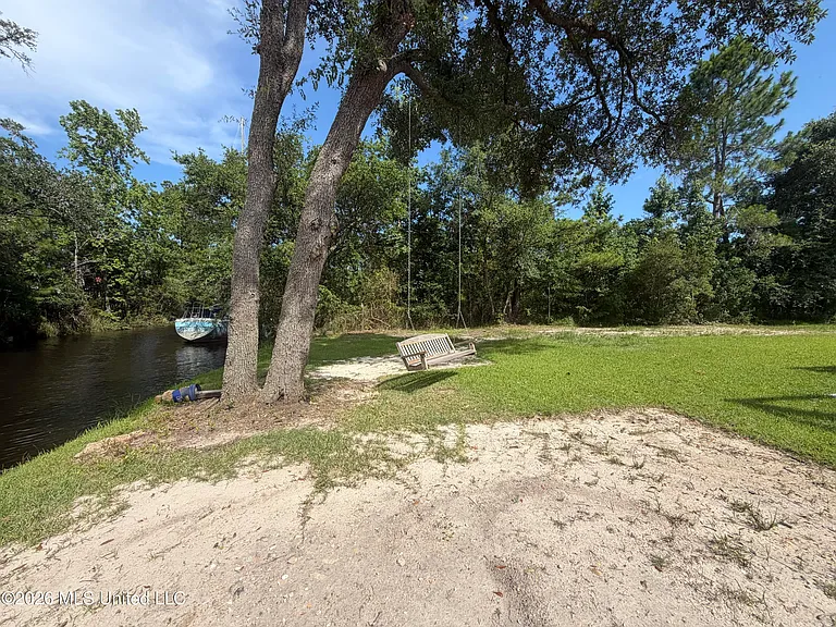 4060 Cardinal St — Photo 28