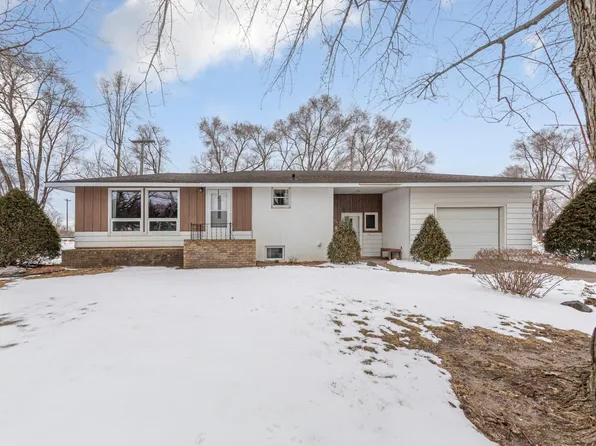 730 9th St NW, Faribault, MN 55021