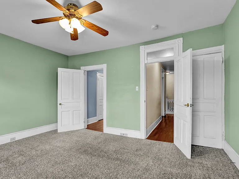 744 E Chestnut St — Photo 23