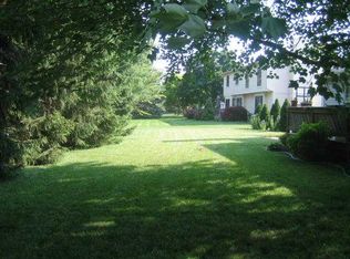 5256 Fairmeadow Dr, Sylvania, OH 43560