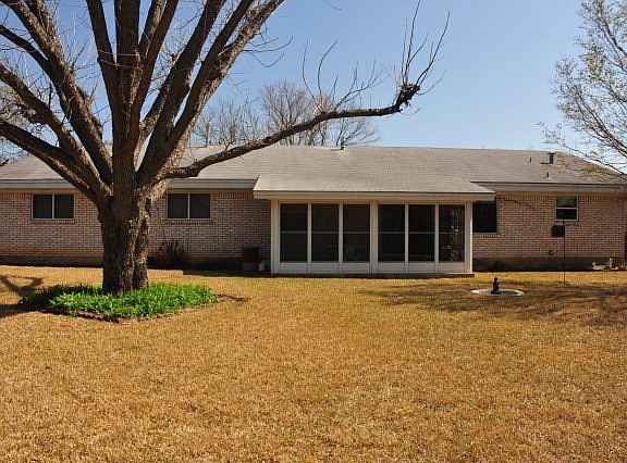 2nd image of 308 Manor Dr