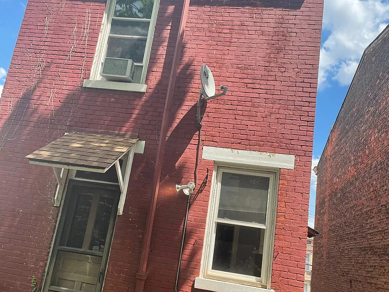 2369 W Clifton Ave — Photo 18