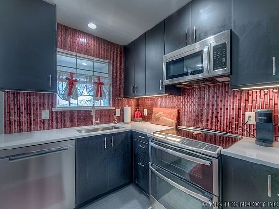 4th image of 2532 W Skyview Ln