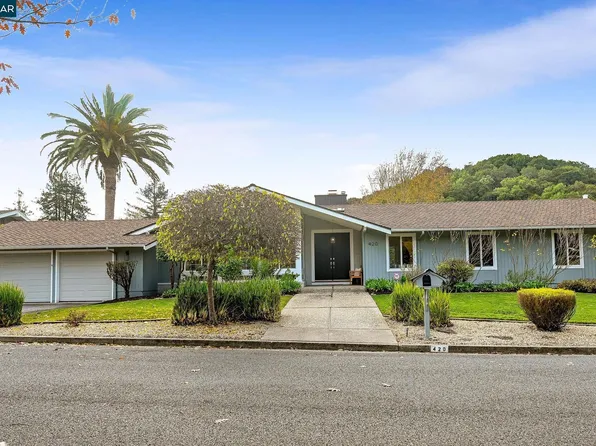 420 Stonefield Pl, Moraga, CA 94556