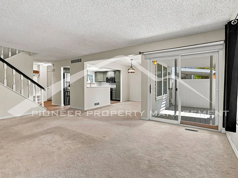 2598 S Vaughn Way #B — Photo 6