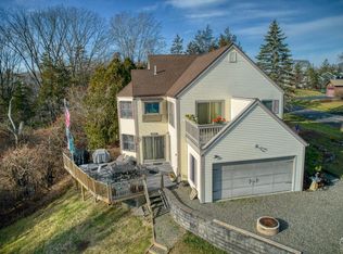 66 Castle Point, Athens, NY 12015