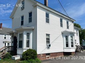 49 6th St, Dover, NH