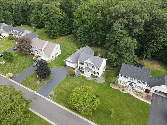 3rd image of 478 Sandystone Cir