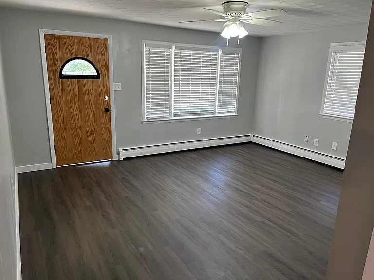 308 Oak St — Photo 4