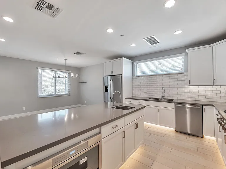 4525 N 40th St #9 — Photo 25