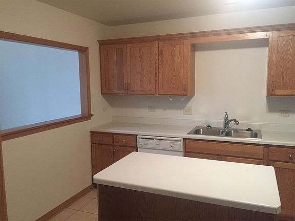 3rd image of 333 N Weston Ave