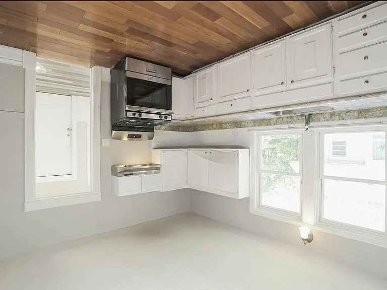 2706 N Peoria Ave — Photo 3