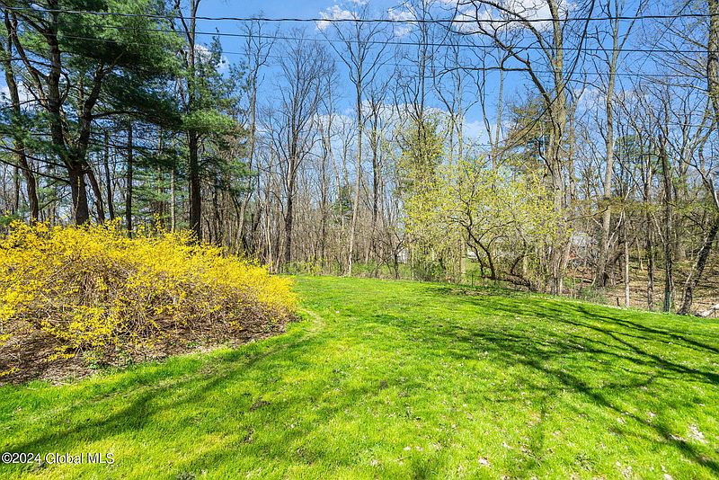 4th image of 6 S Acres Street