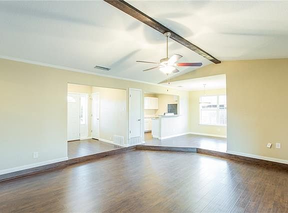 3rd image of 415 Blueridge Dr