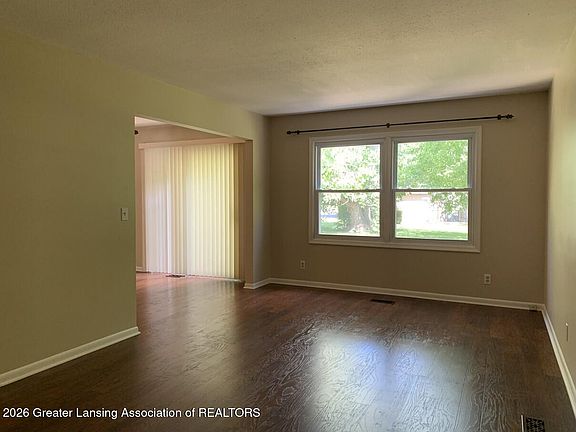 3rd image of 2960 Briarwick Ct #2960/2964