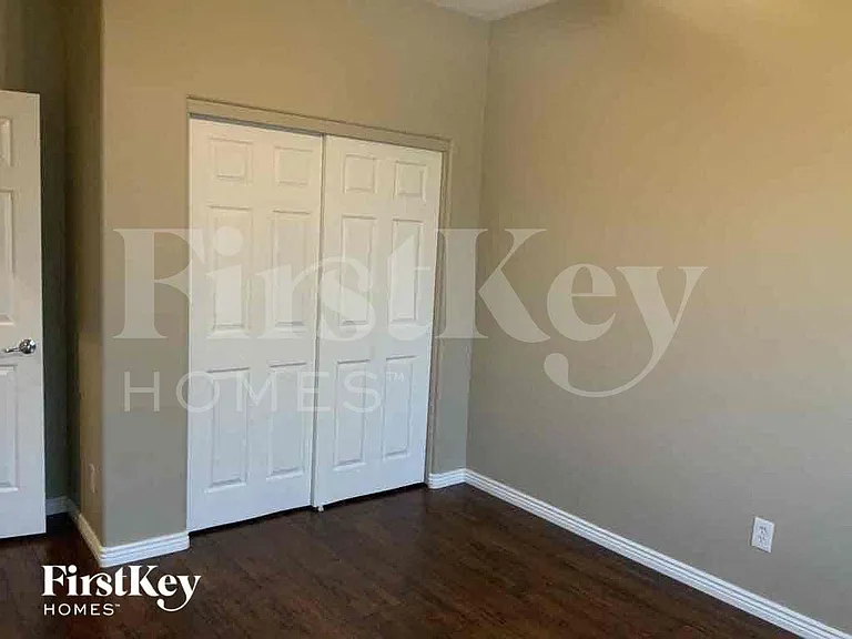 17424 N 19th Ter — Photo 16
