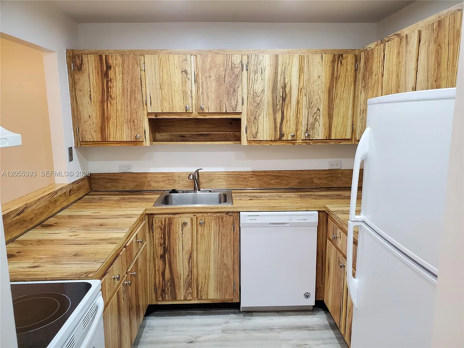Gardens Of Kendall Condo — Photo 4
