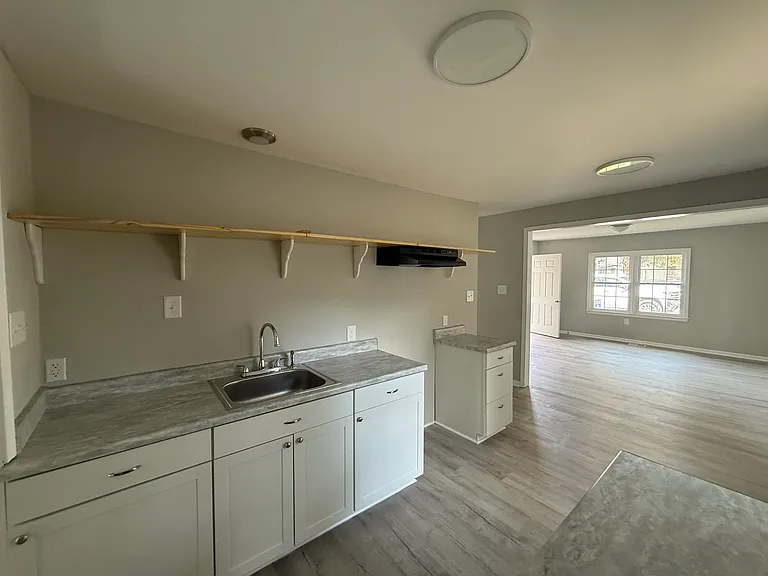 807 Williams St — Photo 4
