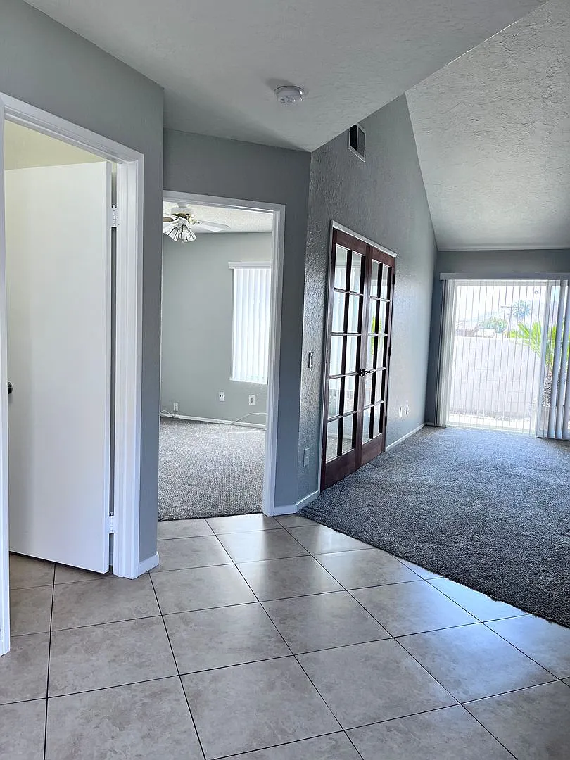 Building Photo - 12168 Mount Vernon Ave #31