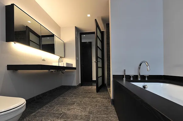 Rented by A & I Broadway | media 24