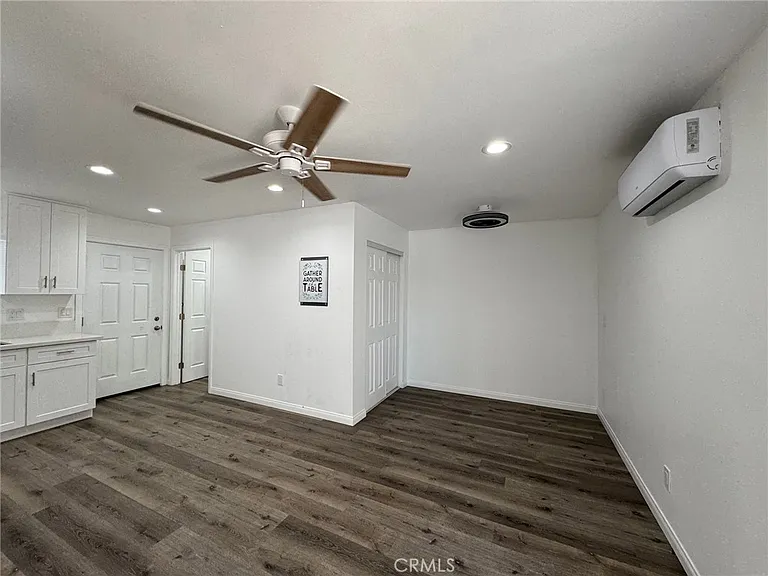6838 Aura Ave — Photo 8