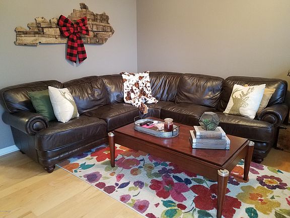2nd image of 301 Holly Marie Dr