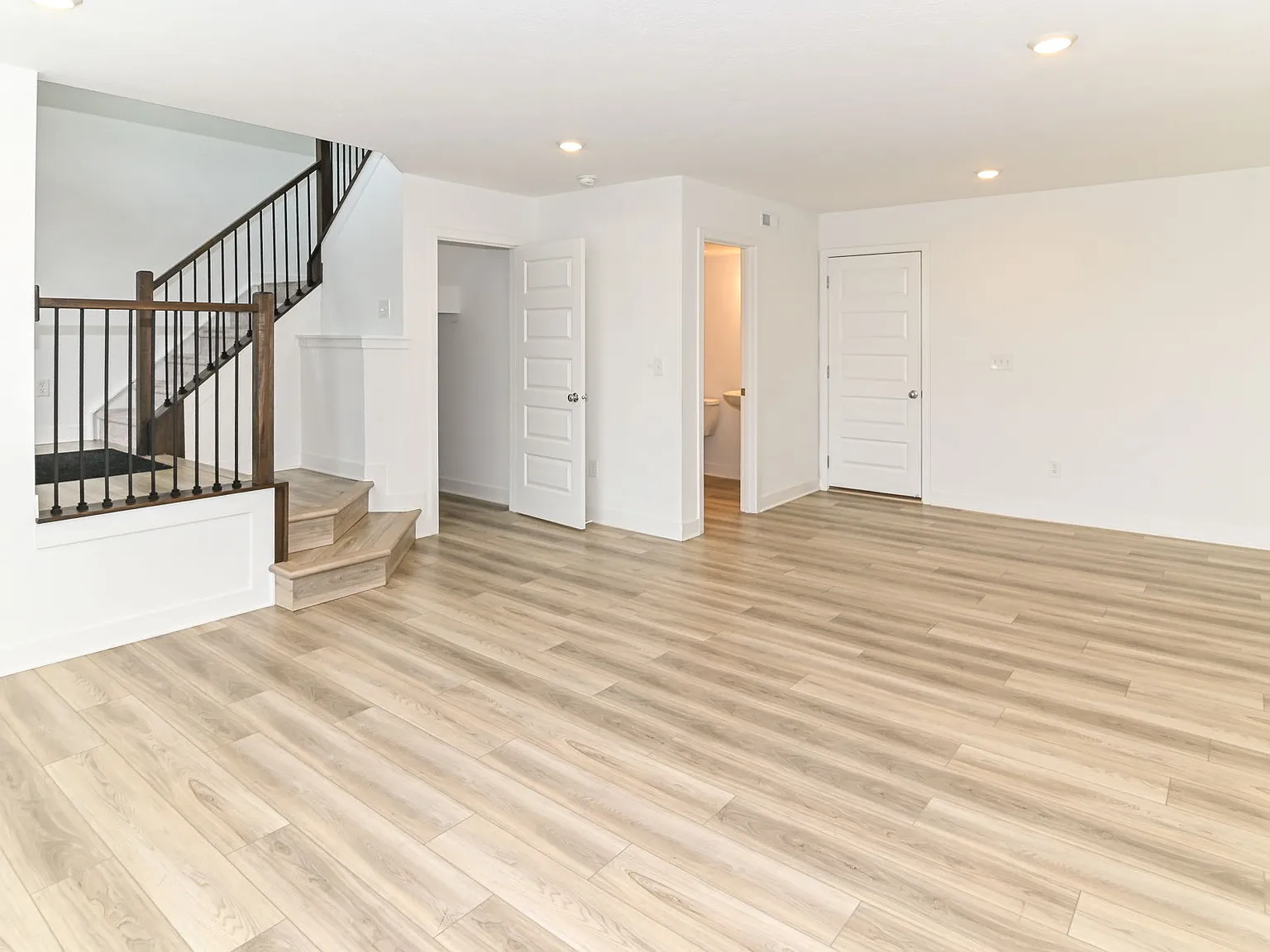 3 bed, 2273 sqft, $2,795 — Photo 1