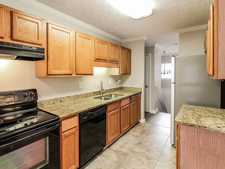 105 Cypress Dr — Photo 6