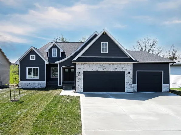 1604 Marina Cove Dr, Polk City, IA 50226