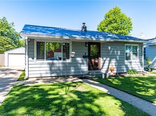 909 N 20th St, Mattoon, IL 61938