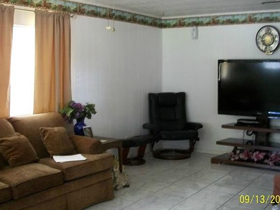 3rd image of 703 Cassandra Ln
