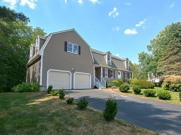 3rd image of 104 Evelina Dr