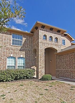3rd image of 1204 Montell Ln