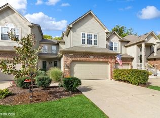 1240 Oakleaf Ct, Aurora, IL 60506