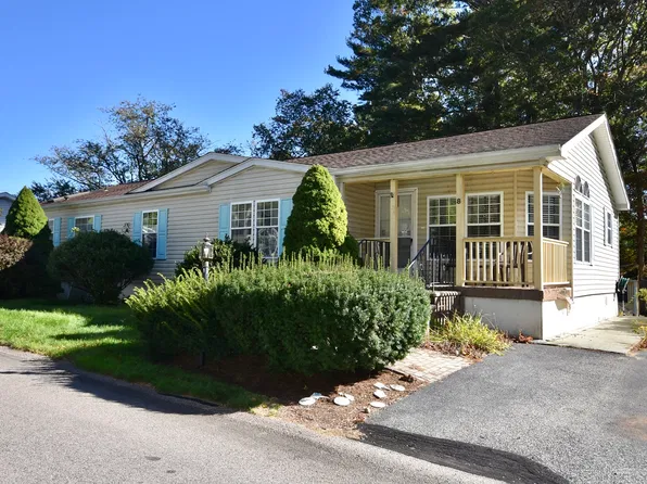 8 Melanie Ln, Carver, MA 02330