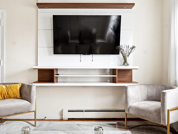 5th image of 26 Fairview Ave #1