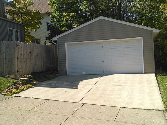 3rd image of 4502 Brooklyn Ave