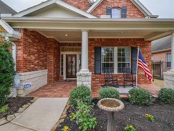 2nd image of 18035 Billabong Crescent Ct