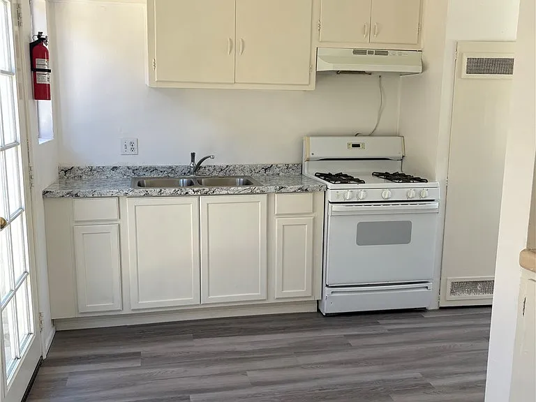 478 N Alessandro St #B — Photo 3