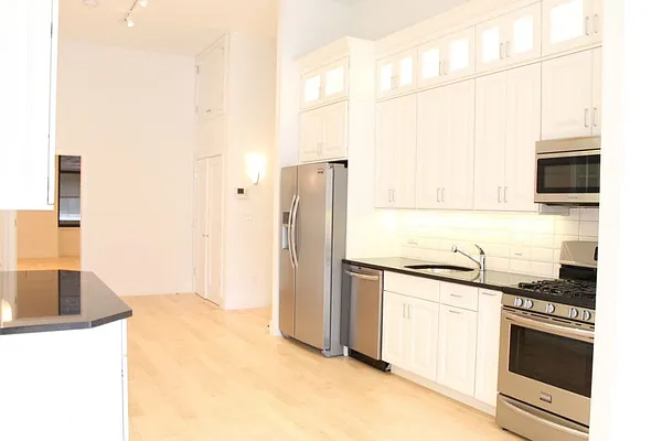 Rented by Level Group | media 31