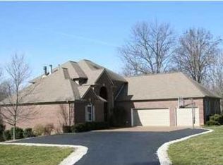 1155 Twin Lakes Ct, Boonville, IN 47601