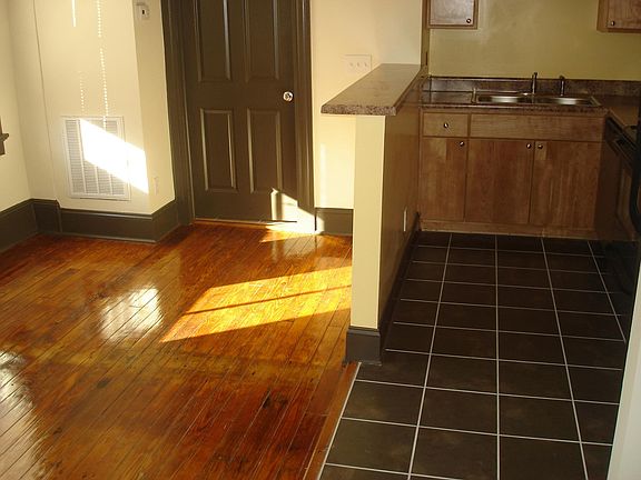 5th image of 712 Grove Ave APT B