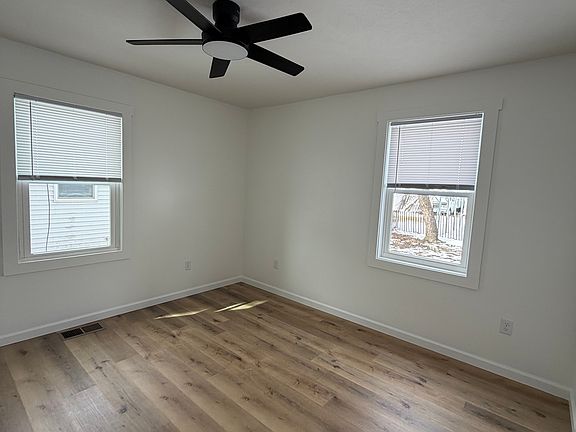 5th image of 801 E Fairoaks Ave