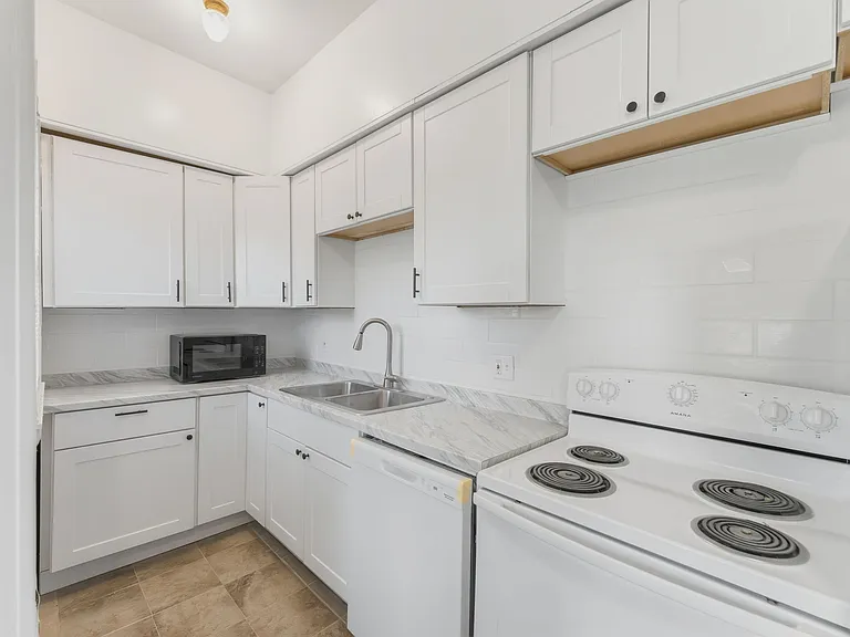 85 Parade St #1R — Photo 7