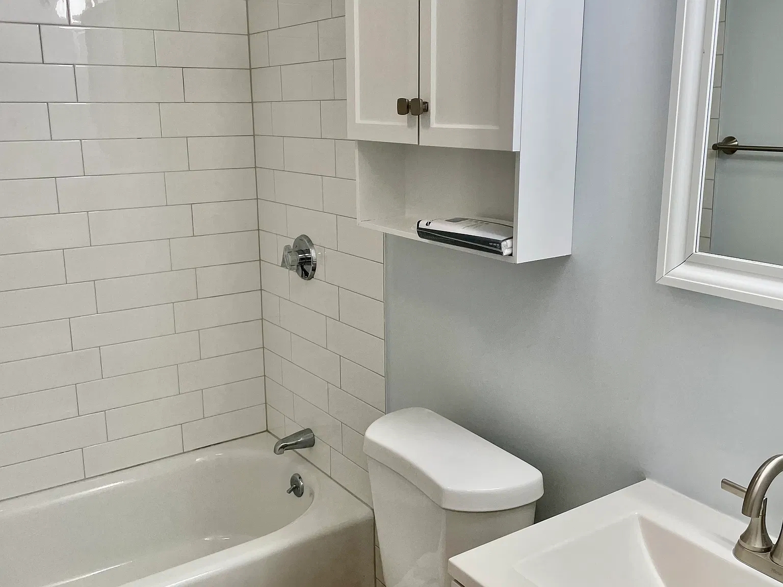 2 bed, 900 sqft, $2,325 — Photo 3
